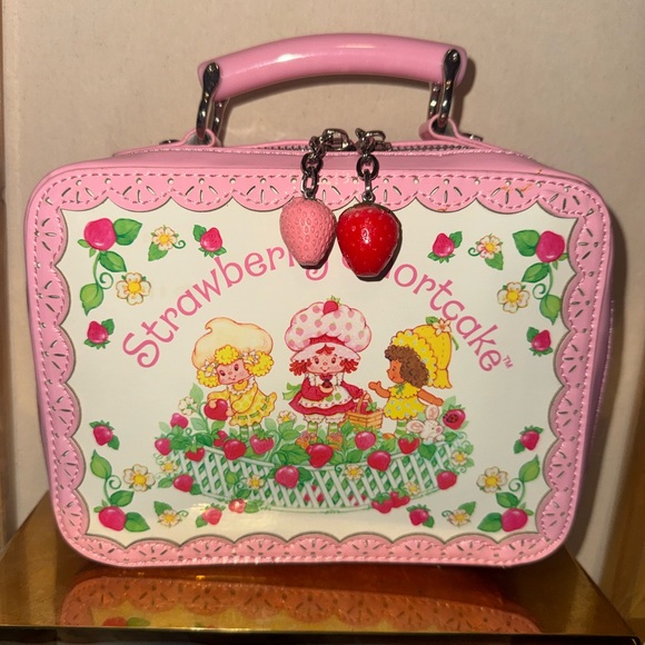 Dolls Kill Handbags - Dolls Kill x Strawberry Shortcake Lunchbox Purse